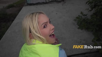 Blonde girl helps a stranger on the road cum for some cash
