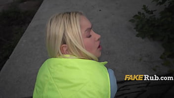 Blonde girl helps a stranger on the road cum for some cash