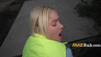 Blonde girl helps a stranger on the road cum for some cash