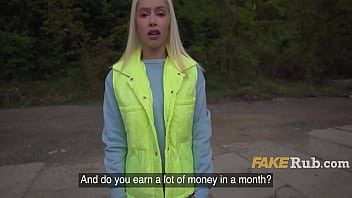 Blonde girl helps a stranger on the road cum for some cash