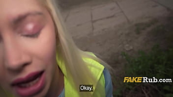 Blonde girl helps a stranger on the road cum for some cash