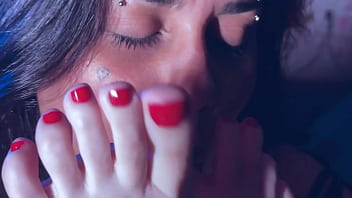 Playful rotten venus tickles perfect feet of bound bia