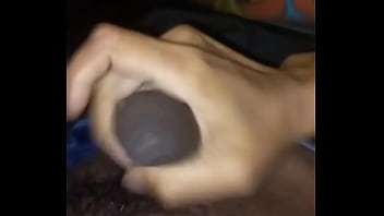 Mi madrastra me ayuda con una paja y garganta profunda