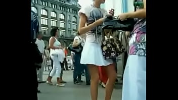Upskirt to slim girl with nice ass