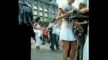 Upskirt to slim girl with nice ass