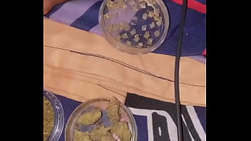 Stoners wanna join me tonight