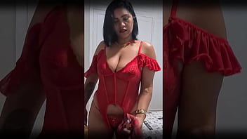 Lingerie vermelha salto alto coleira de safada e goza na sua putinha