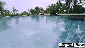 Pornstar jenna j ross fucked in the pool at elegantraw
