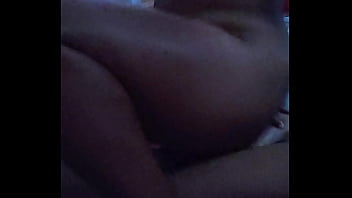 Amiga del instituto disfruta beber semen y cabalgar duro mi verga