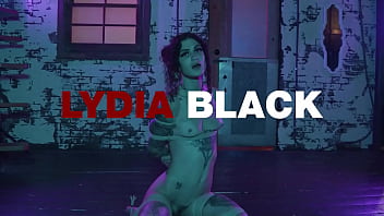 Sex servant in bondage