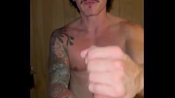 Holdencarterxxx has a dick worth rememberingcheck out the video