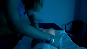 Emy angel adore toucher sa doll