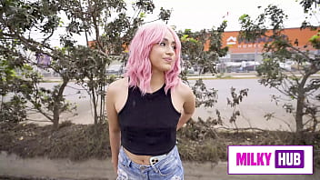 Peque&ntilde;a puta quiere verga para serle infiel a su novio