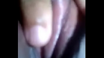 Está rica perra se toca para mí