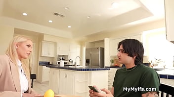 Free using two hot milfs at home