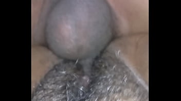 Queremos aser una fantasía con mi esposa como una doble penetración