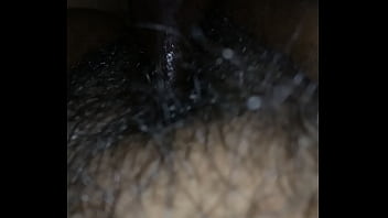 Queremos aser una fantasía con mi esposa como una doble penetración