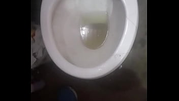 Masturbándo mis 23 centímetros