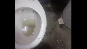 Masturbándo mis 23 centímetros