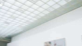 Paulo chill e se folla a un poli en una persecución policial