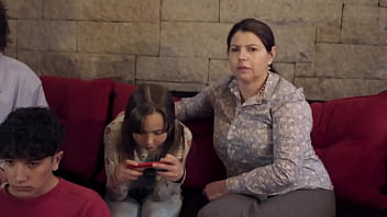 Paulo chill e se folla a un poli en una persecución policial