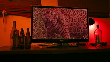 Paulo chill e se folla a un poli en una persecución policial