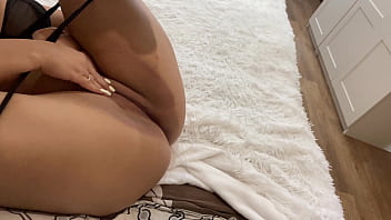 Stepmom masturbates while no one is at home