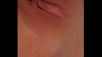 Emy angel s'amuse avec ses jouets