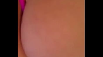 Emy angel s'amuse avec ses jouets