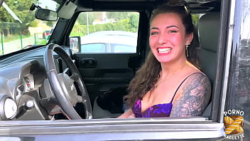 Livia jeune coquine bouffe de la bite et de la chatte