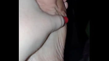 Pezinhos branquinhos delicados pequenos