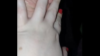 Pezinhos branquinhos delicados pequenos