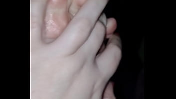 Pezinhos branquinhos delicados pequenos