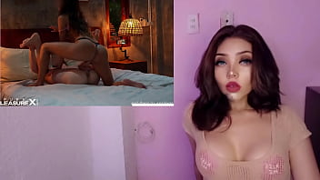 Masturbandome con la amante caliente jugando con el pene Masturbandome con la amante caliente jugando con el pene