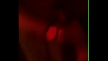 Novinha metendo os dedos