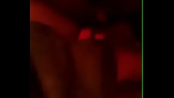 Novinha metendo os dedos