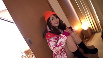 【新潟のゲレンデに激カワヤリマン女神降臨】スノーマジックファンタジーはゲレンデでおきてるんじゃない！ 露天風呂で？！布団の上でおきる！？手とおもちゃで焦らしに焦らされ興奮度max！トビシオおま○こが名器すぎて即イキ昇天の巻！！