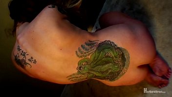 Footpixie stretches out