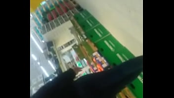 Seksowna milf nagrywana z ukrycia super laska