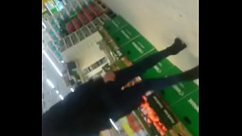 Seksowna milf nagrywana z ukrycia super laska