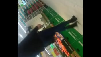 Seksowna milf nagrywana z ukrycia super laska