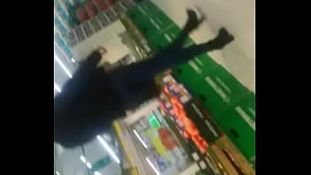 Seksowna milf nagrywana z ukrycia super laska