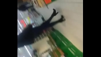 Seksowna milf nagrywana z ukrycia super laska