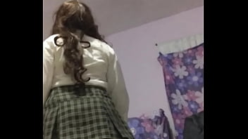Grabo escondidas como orina con falda una teen latina despu&eacute;s de la uni &iexcl;camara oculta virtual sexo casero upskirt part2