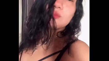 Bailando rico en tanga