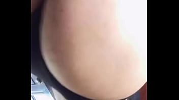 Bailando rico en tanga