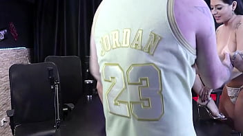 Monica lima faz seu marido de corno ao vivo no topcast a safada da dieni gaucha foi chupada pela monica lima enquanto seu corno fica ajudando tudo isso completo no red