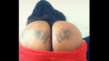 Abonne toi pour plus de contenus et médias privés