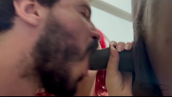 Dividindo a rola grande do meu negão