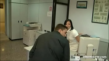 Aliz has anal sex with a guy she met ten minutes earlier